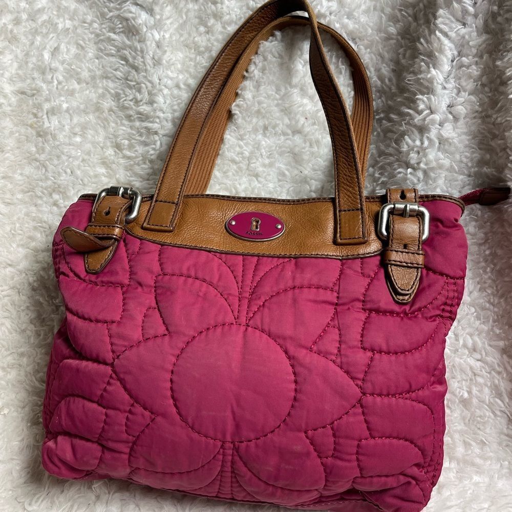 Fossil Key -Per Quilted Fabric burgundy shoulder bag brown leather trim & straps